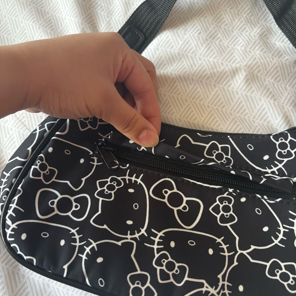 Hello Kitty Black and White Nylon Shoulder Bag - Picture 3 of 4